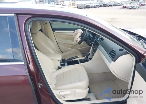 2012 Volkswagen Passat 2.5L Se z USA, uszkodzony, nr VIN 1VWBH7A3XCC079924